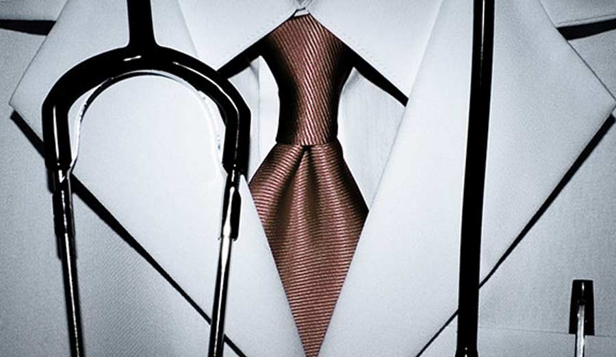 DOCTORES QUE NO CURAN, PROFESORES QUE NO SABEN.