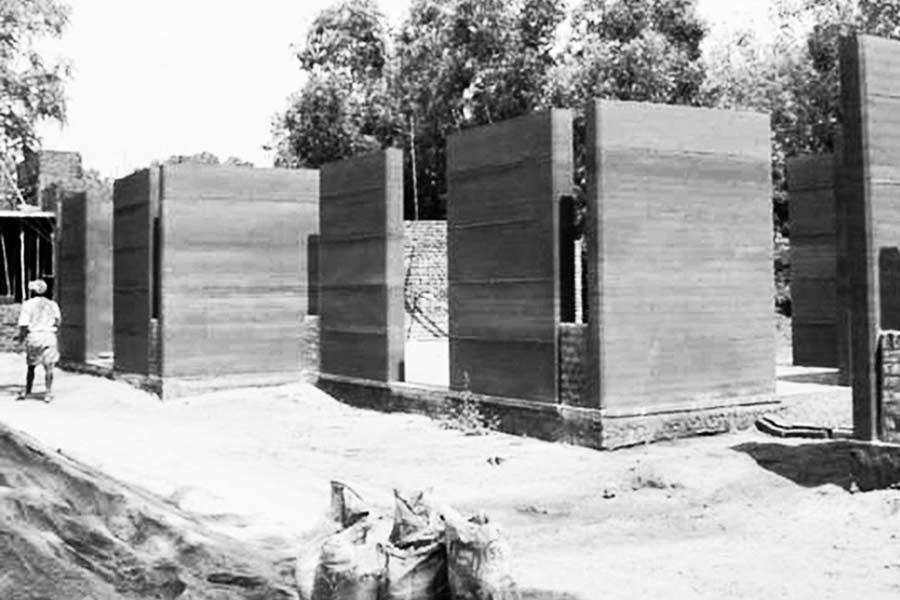 CONTRA LA GLORIFICACIÓN DE LA ARQUITECTURA DE CARIDAD.